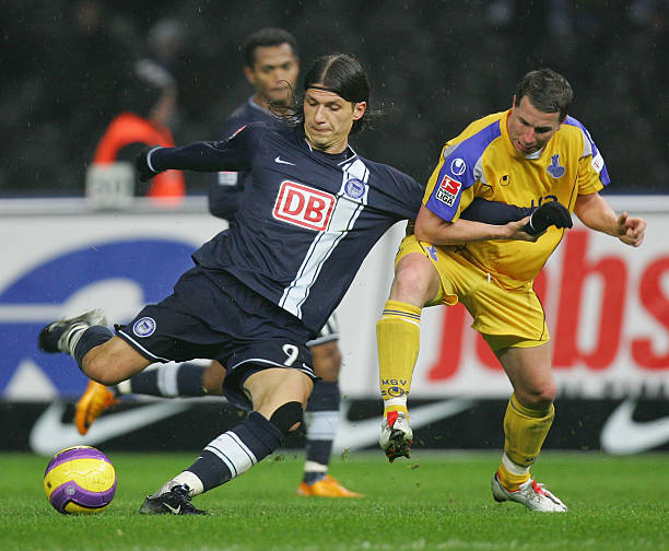 子足球队 子足球队